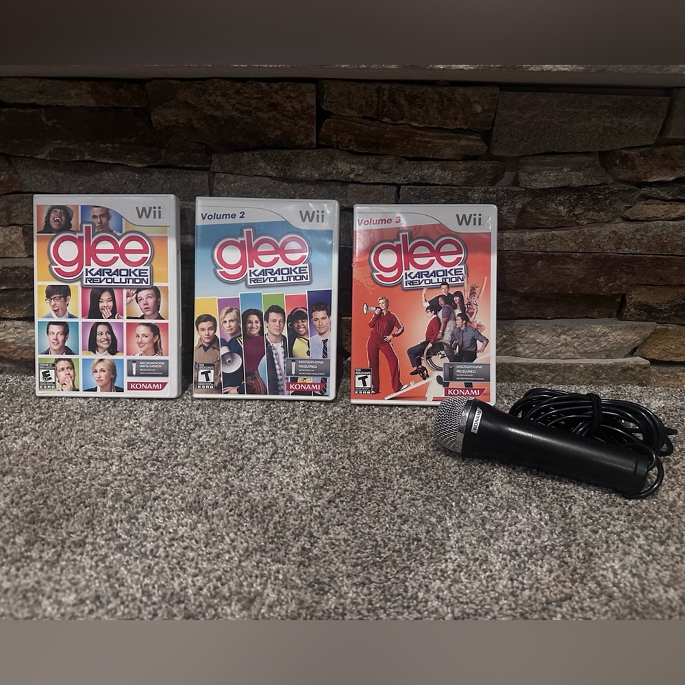 Wii Glee Karaoke, Glee Karaoke 2 & 3 (microphone)